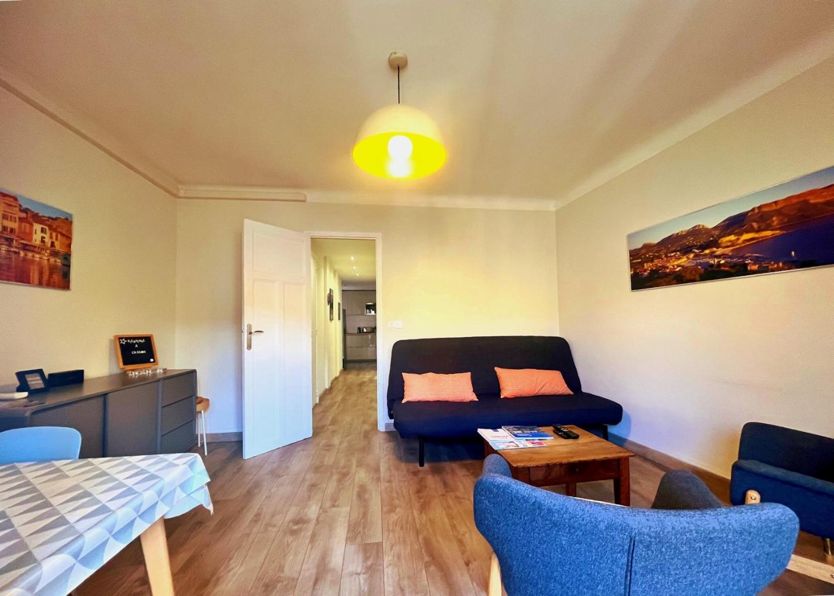 Le 13 Cassis Exterior foto